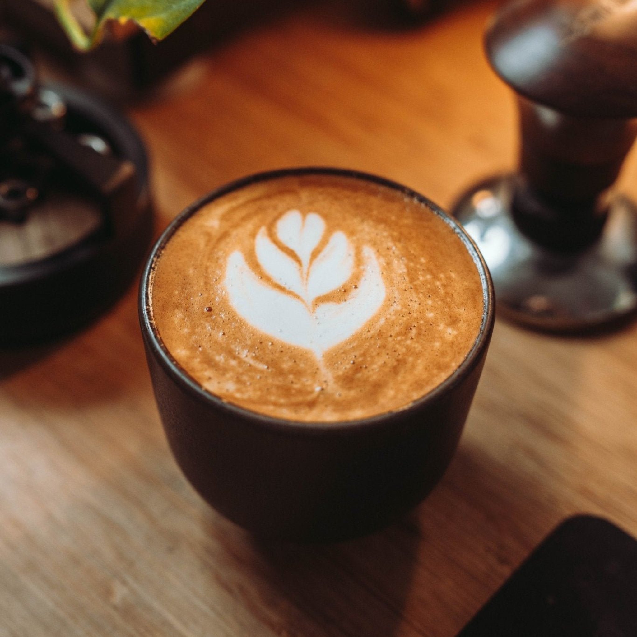 קפוצ'ינו קטן | סדרת נגה | אורן - Ceramora כוסות לאטה