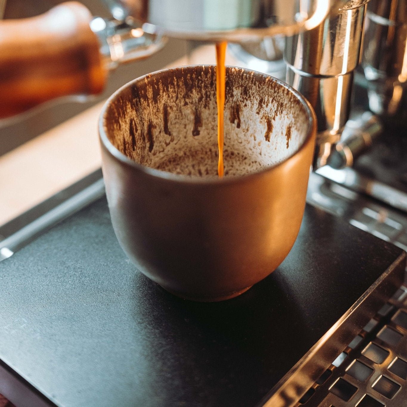 קפוצ'ינו קטן | סדרת נגה | אורן - Ceramora כוסות לאטה