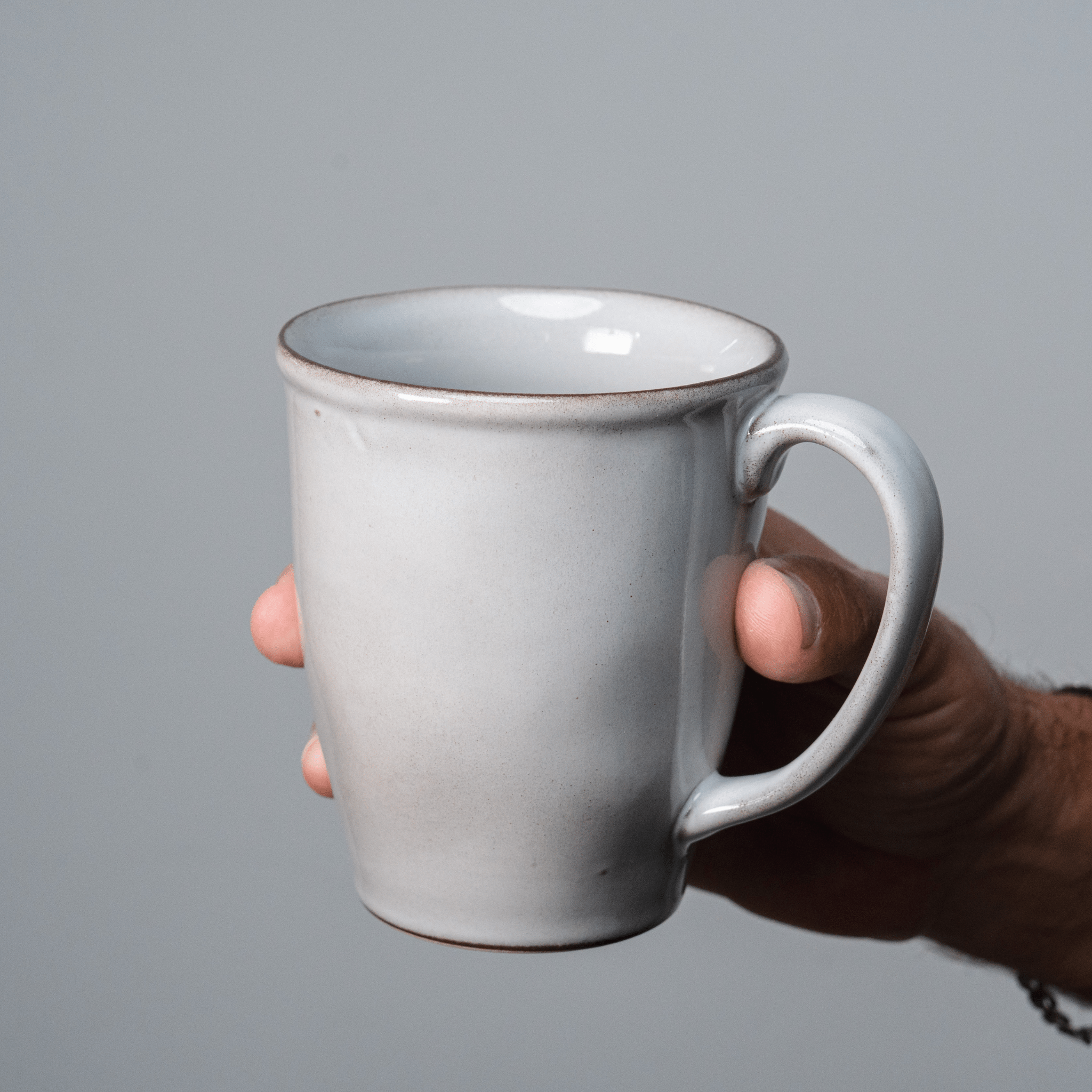 מאג עם ידית 330 מ"ל – לבנה - Ceramora כוסות מאג