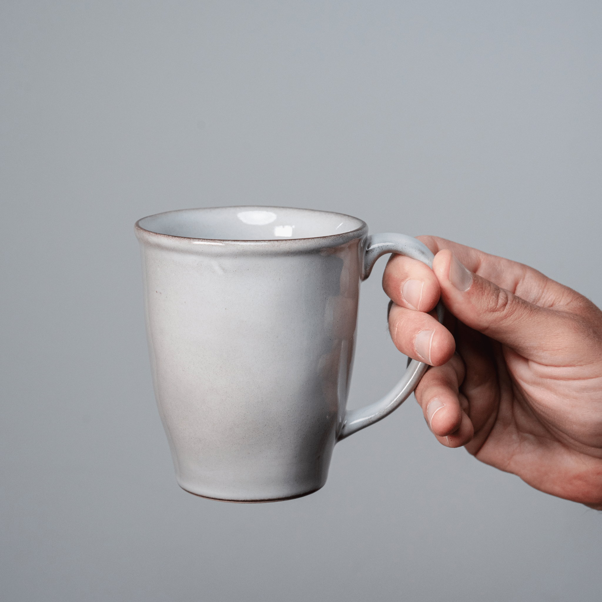 מאג עם ידית 330 מ"ל – לבנה - Ceramora כוסות מאג