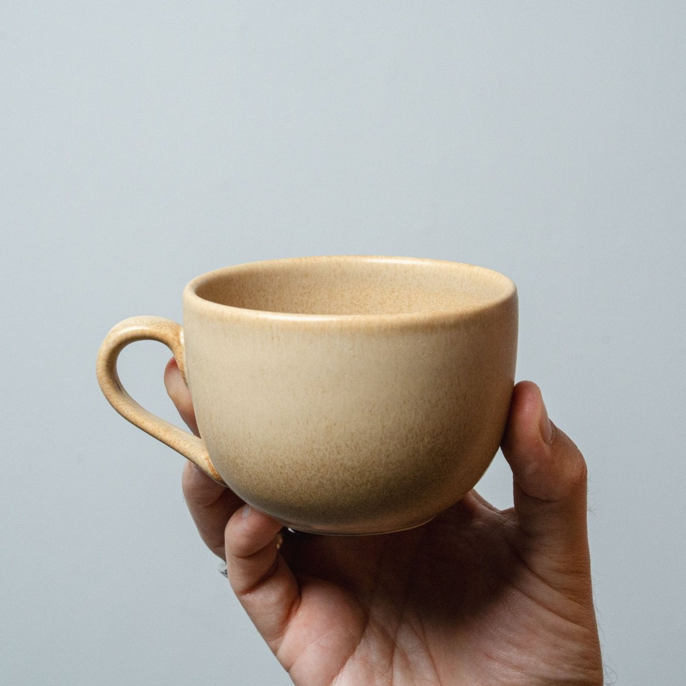 ספל תה עם ידית בצבעי נגה – 265 מ"ל - Ceramora כוסות לאטה