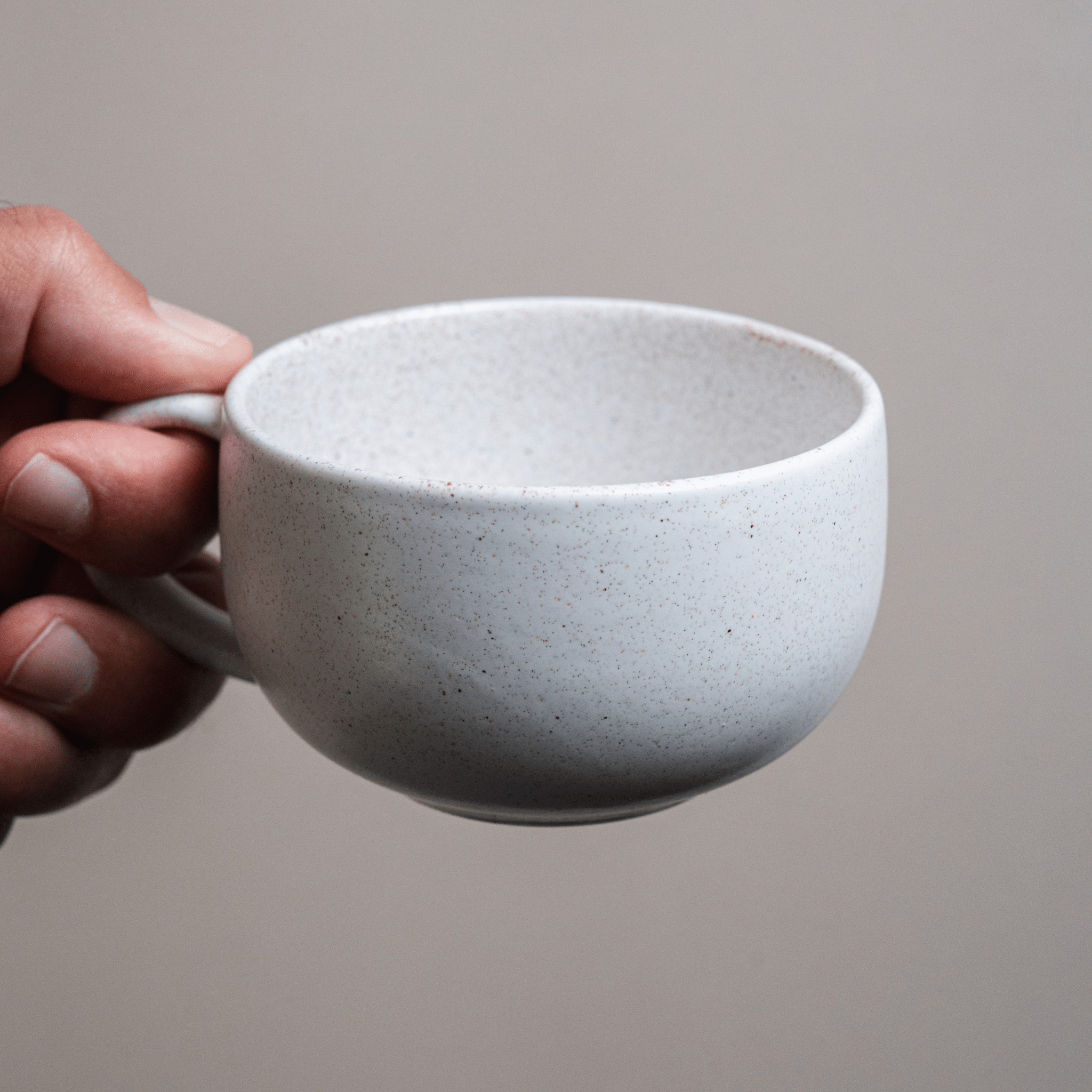 שישית ספלי תה/קפוצ׳ינו עם ידית ותחתית - שלג - Ceramora כוסות לאטה