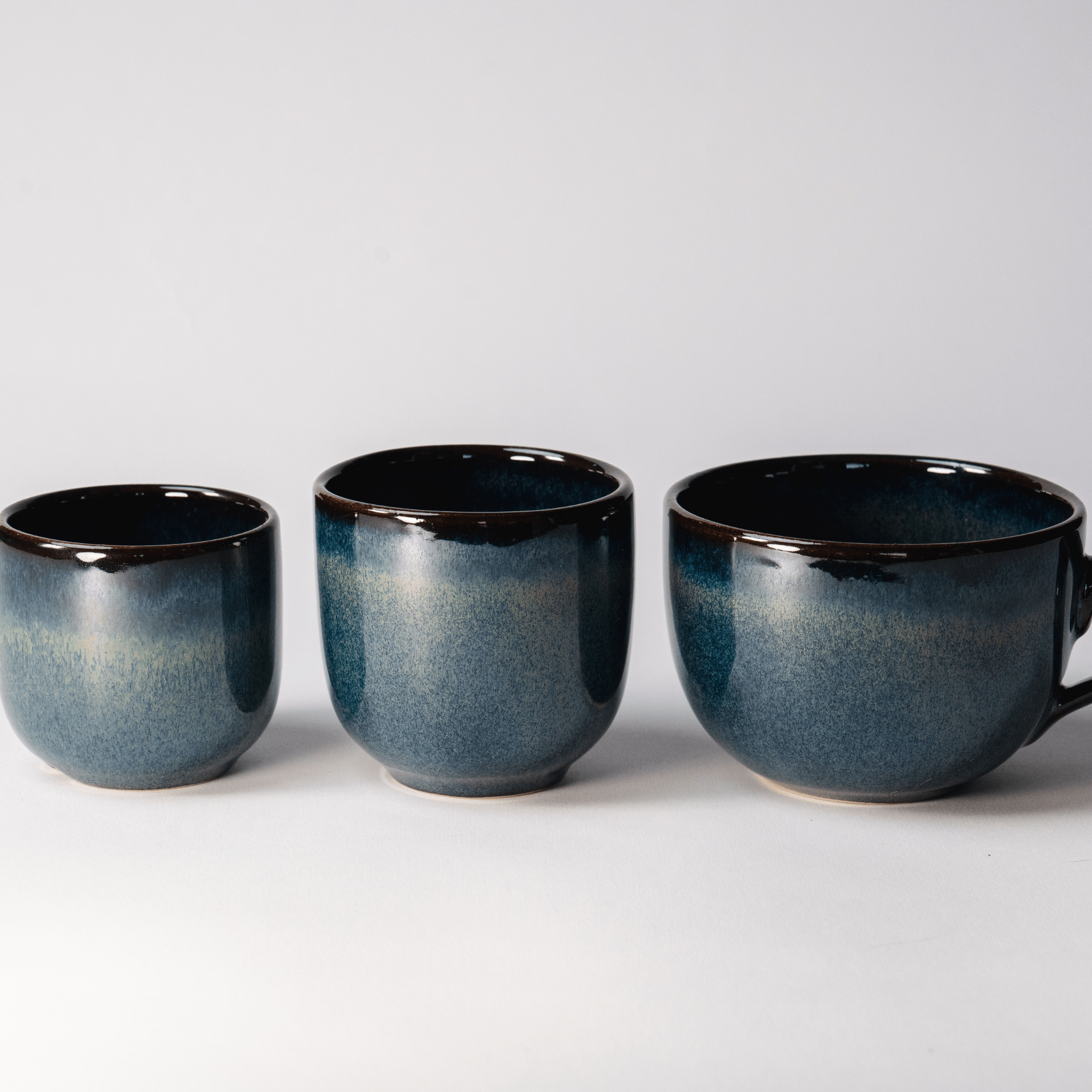 כוס קפוצ'ינו קטן מסדרת נגה – כחול עמוק (175 מ"ל) - Ceramora כוסות לאטה