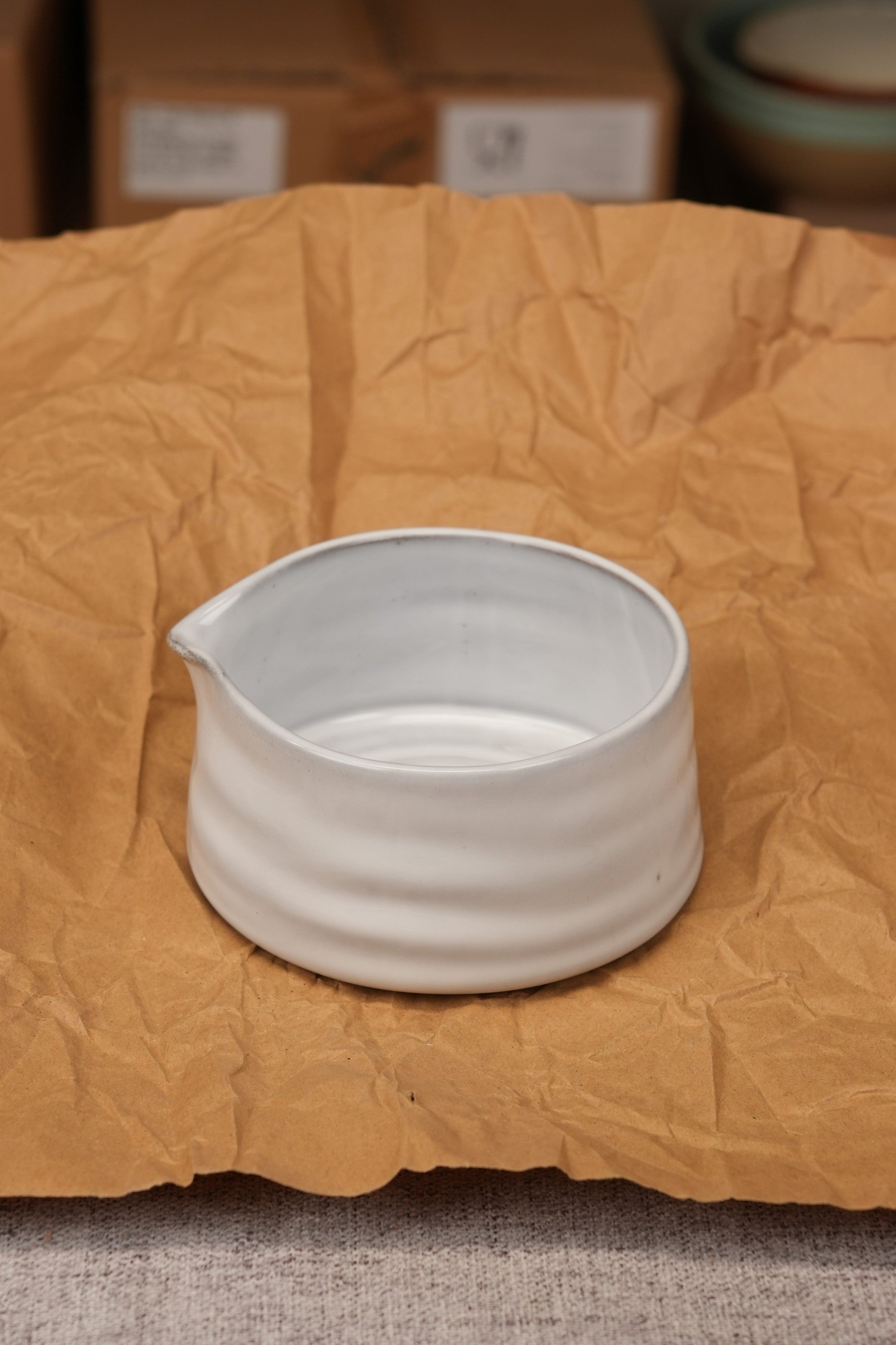 קערה להכנת מאצ׳ה  - בצבע לבן