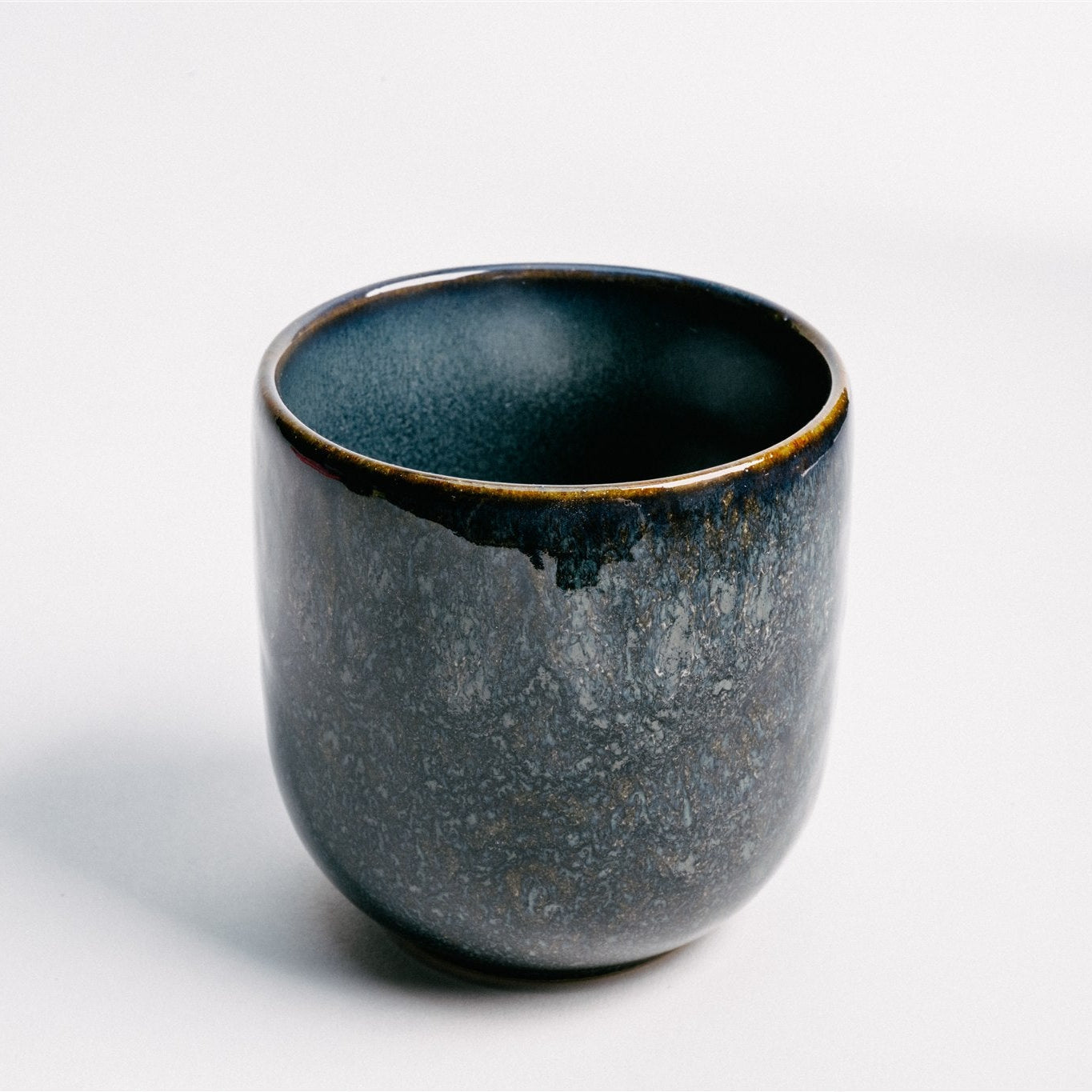 כוס קפוצ'ינו גדול – חיבוק מסדרת נגה - Ceramora כוסות מאג