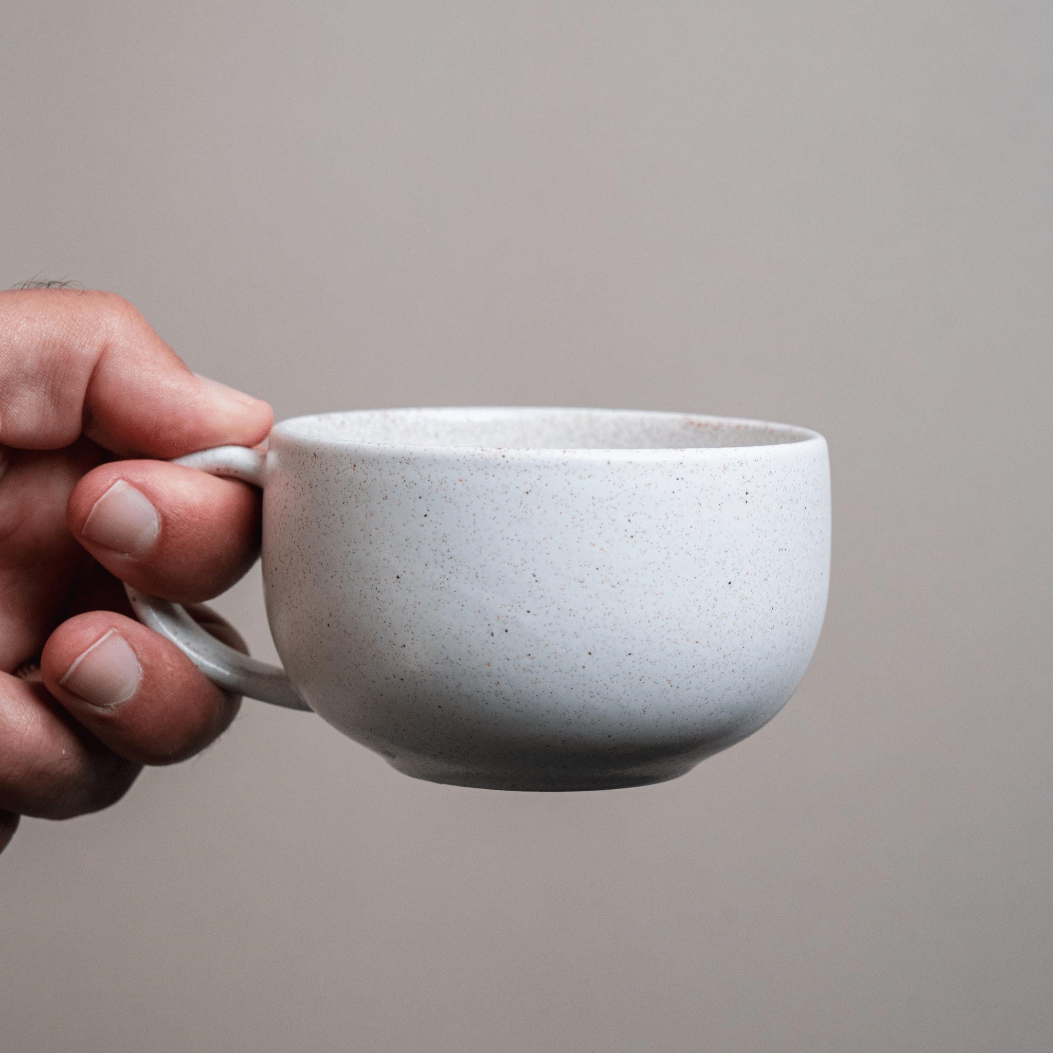 שישית ספלי תה/קפוצ׳ינו עם ידית ותחתית - שלג - Ceramora כוסות לאטה