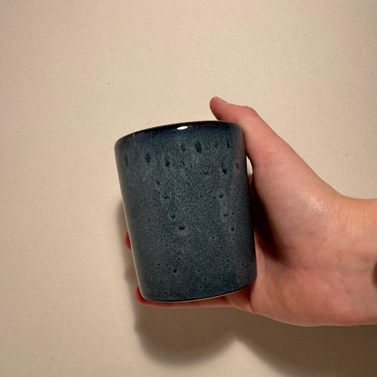 כוס חיבוק | כחול מנוקד - Ceramora כוסות לאטה